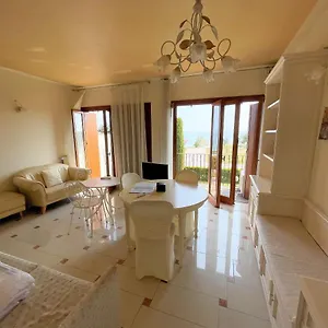 5 Star With Private Beach And Garage Сирмионе