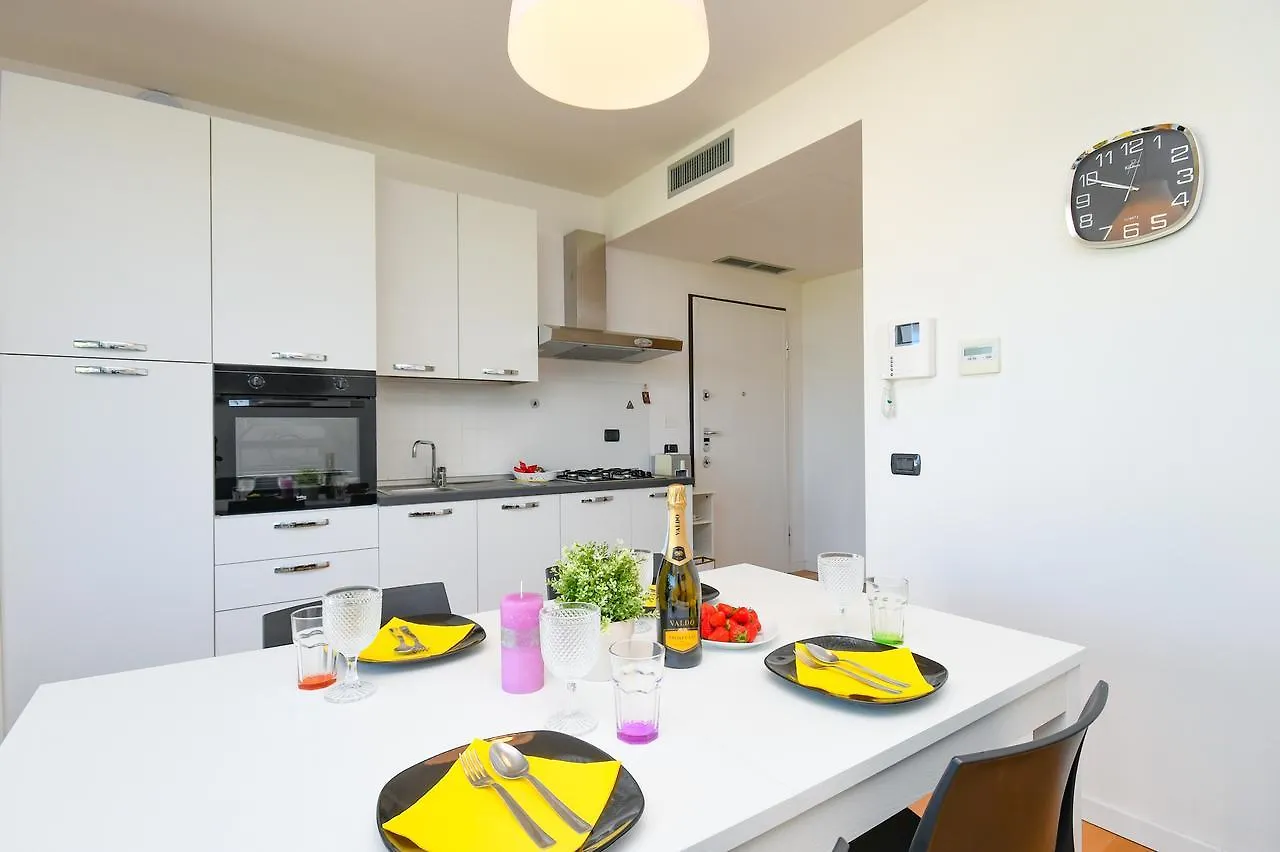 La Castellana Lake View Apartment Sirmione 0*,  Italy
